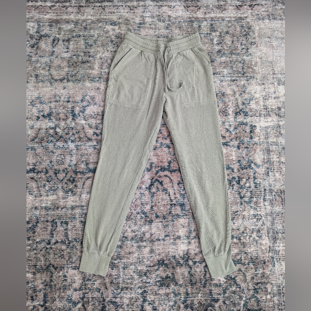 Double Zero Spicy Small cotton joggers, sage green, size small